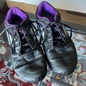 Adidas bouncing size 8 , lifting